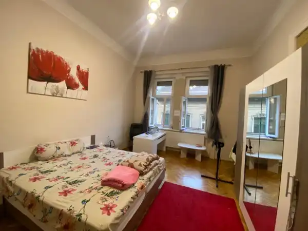 Eladó téglalakás, Budapest, VI. kerület 3 szoba 80 m² 99 M Ft Eladó téglalakás, Budapest, VI. kerület 3 szoba 80 m² 99 M Ft