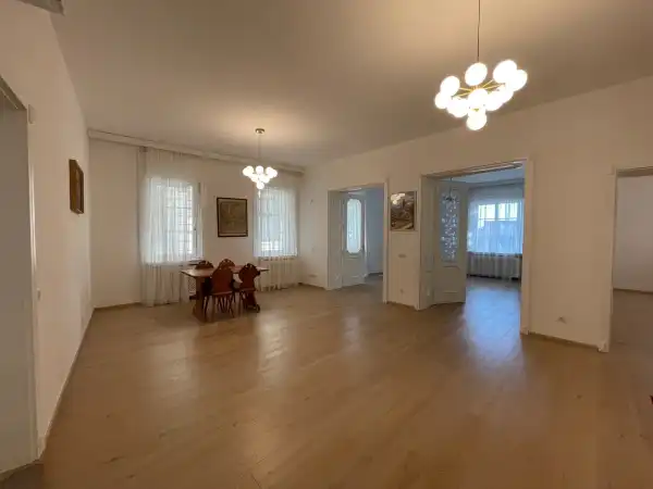 Kiadó téglalakás, Budapest, I. kerület 4 szoba 135 m² 1.58 M Ft/hó