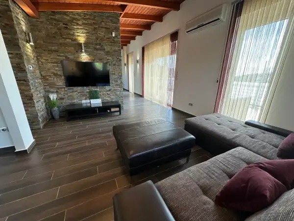 Kiadó újszerű téglalakás, Budapest, III. kerület 3 szoba 90 m² 802 E Ft/hó